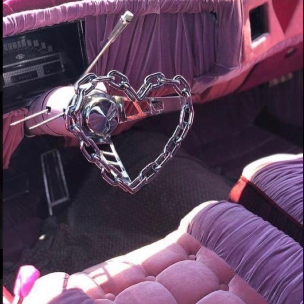 Meet your Posher, Maya